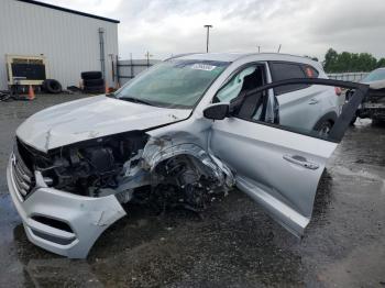  Salvage Hyundai TUCSON