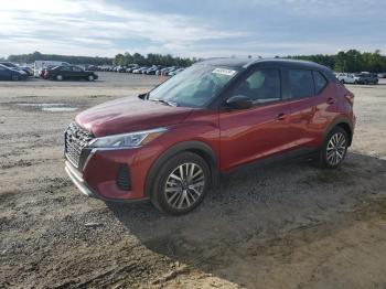  Salvage Nissan Kicks