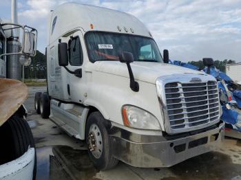  Salvage Freightliner Cascadia 1