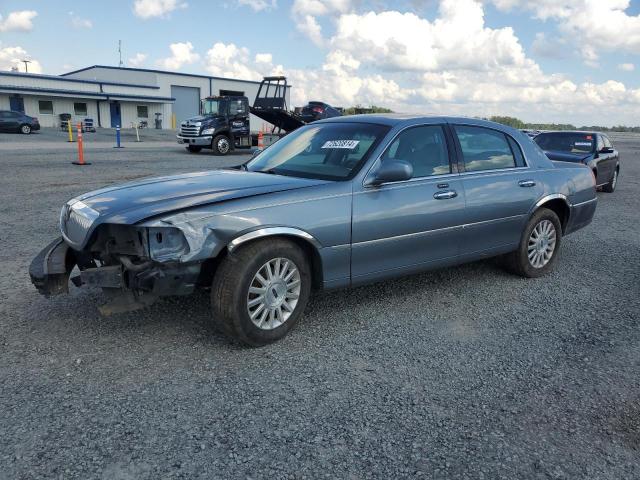  Salvage Lincoln Towncar