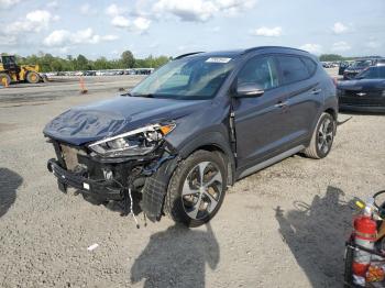  Salvage Hyundai TUCSON