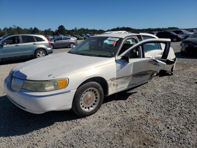  Salvage Lincoln Towncar