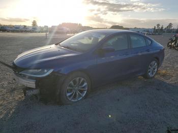  Salvage Chrysler 200