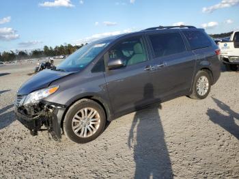  Salvage Toyota Sienna