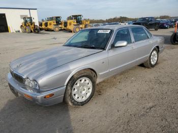  Salvage Jaguar Xj8