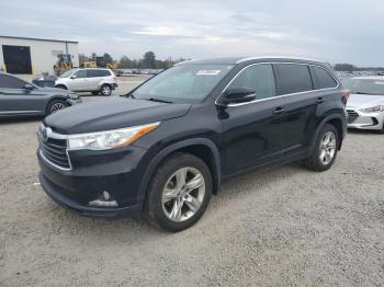  Salvage Toyota Highlander