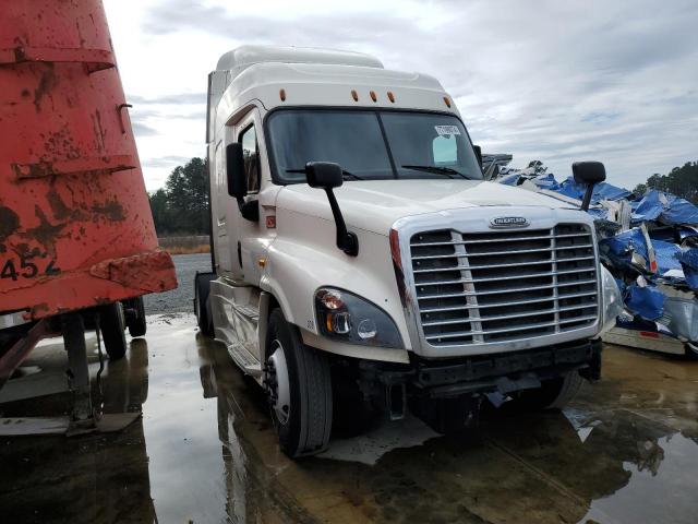  Salvage Freightliner Cascadia 1