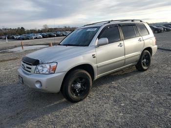  Salvage Toyota Highlander