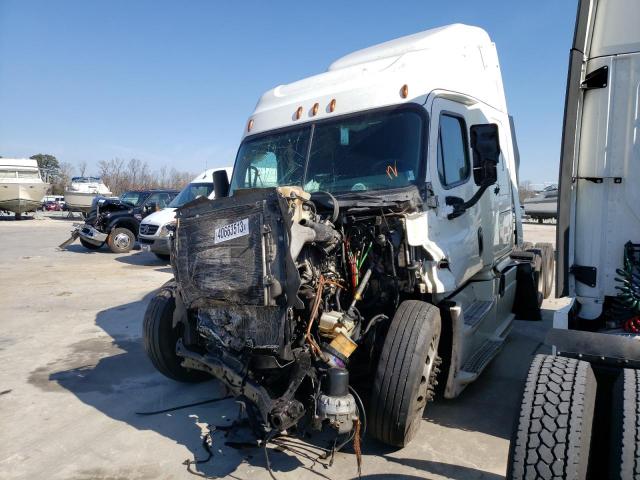  Salvage Freightliner Cascadia 1