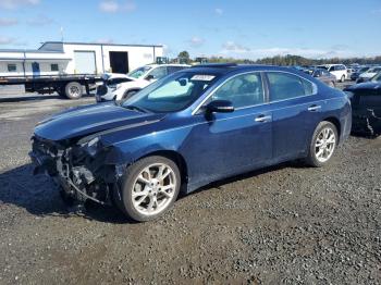  Salvage Nissan Maxima