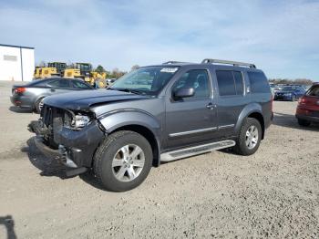  Salvage Nissan Pathfinder