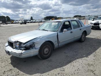  Salvage Lincoln Towncar