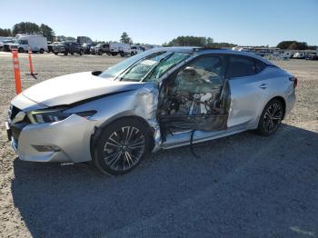  Salvage Nissan Maxima