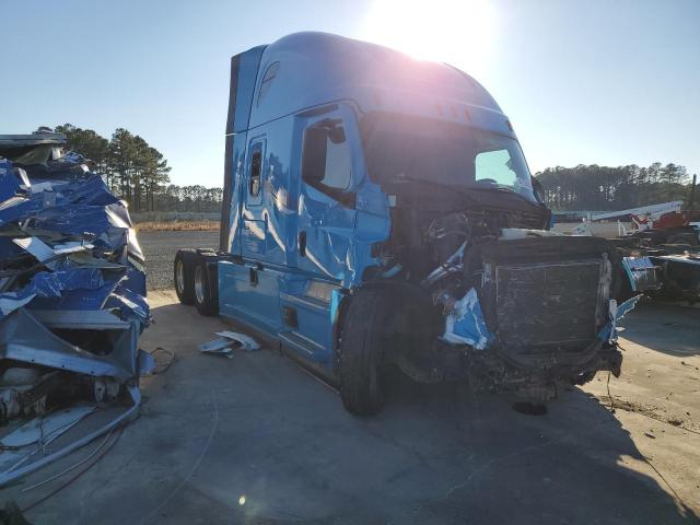  Salvage Freightliner Cascadia 1