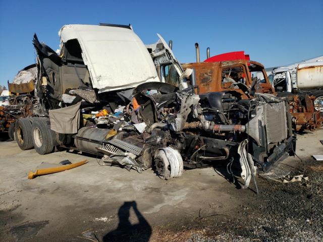  Salvage Freightliner Cascadia 1