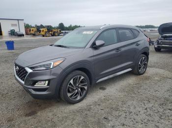  Salvage Hyundai TUCSON