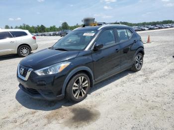  Salvage Nissan Kicks