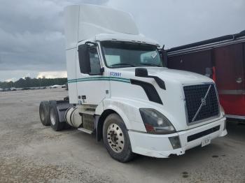  Salvage Volvo Vn