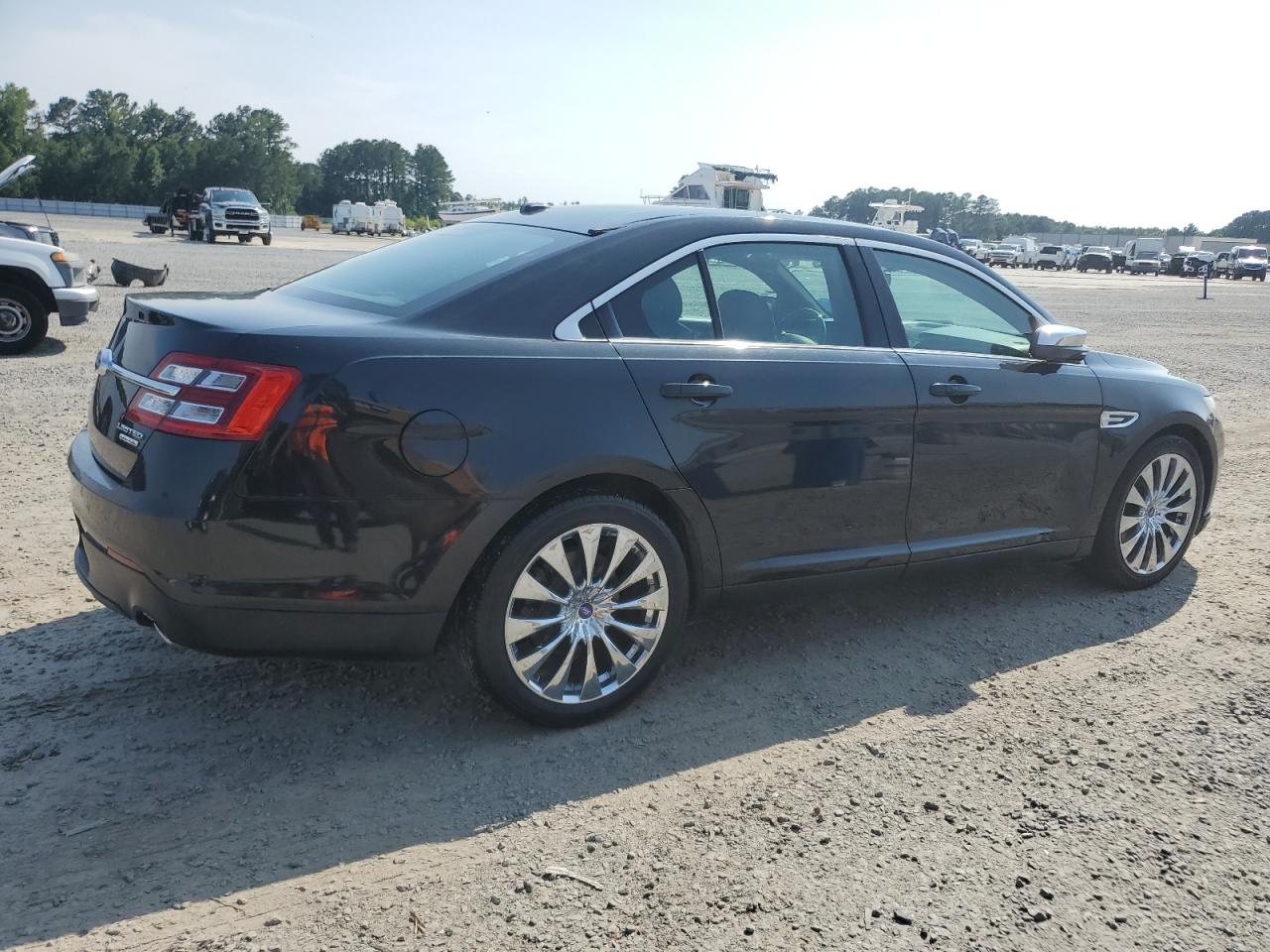 Ford Taurus Limited Image 4