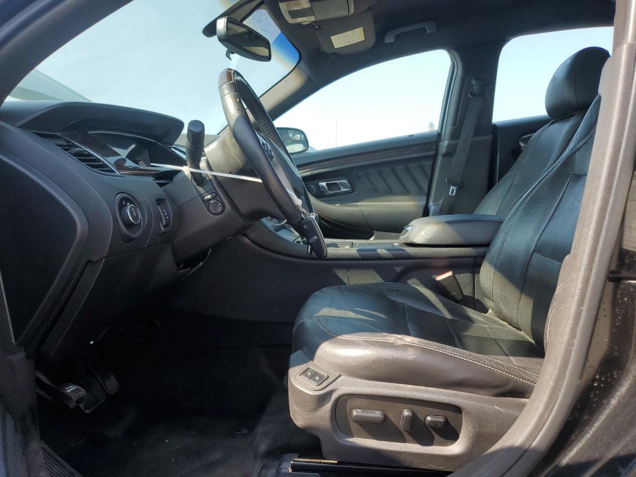 Ford Taurus Limited Image 9