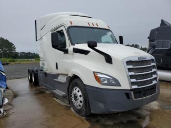  Salvage Freightliner Cascadia 1