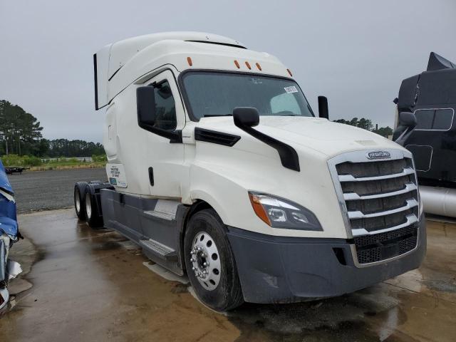  Salvage Freightliner Cascadia 1