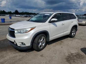  Salvage Toyota Highlander