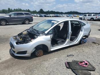  Salvage Ford Fiesta