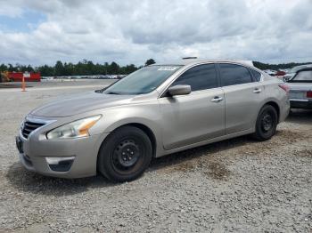  Salvage Nissan Altima