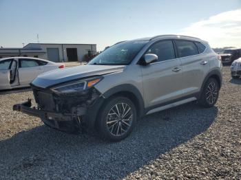  Salvage Hyundai TUCSON