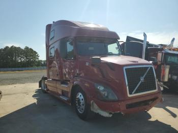  Salvage Volvo Vn