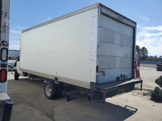 Ford Econoline E450 Super Duty Cutaway Van Image 11