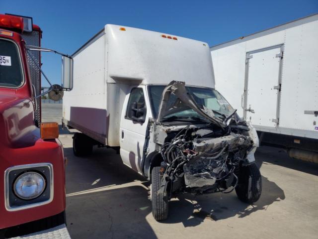 Ford Econoline E450 Super Duty Cutaway Van Image 5