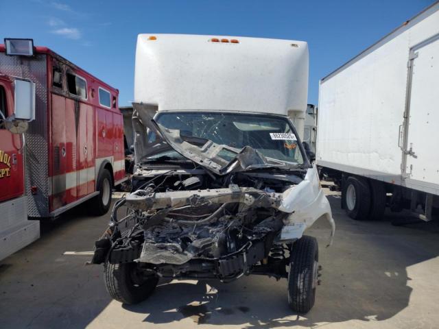 Ford Econoline E450 Super Duty Cutaway Van Image 4