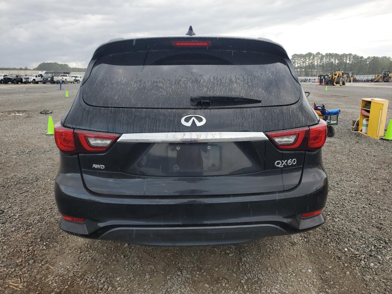 INFINITI Qx Luxe Image 5