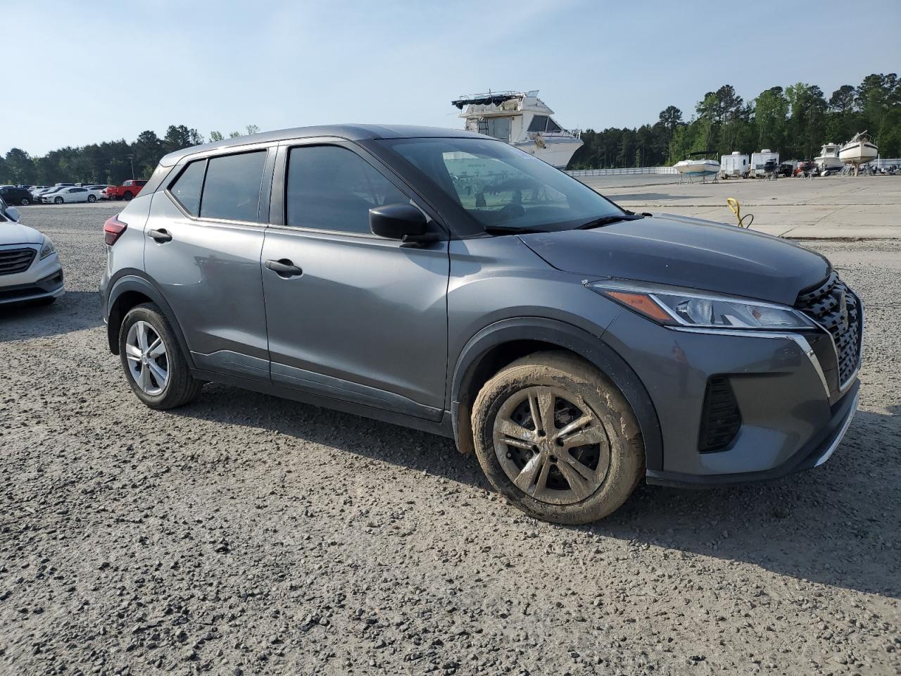 Nissan Kicks S Image 3