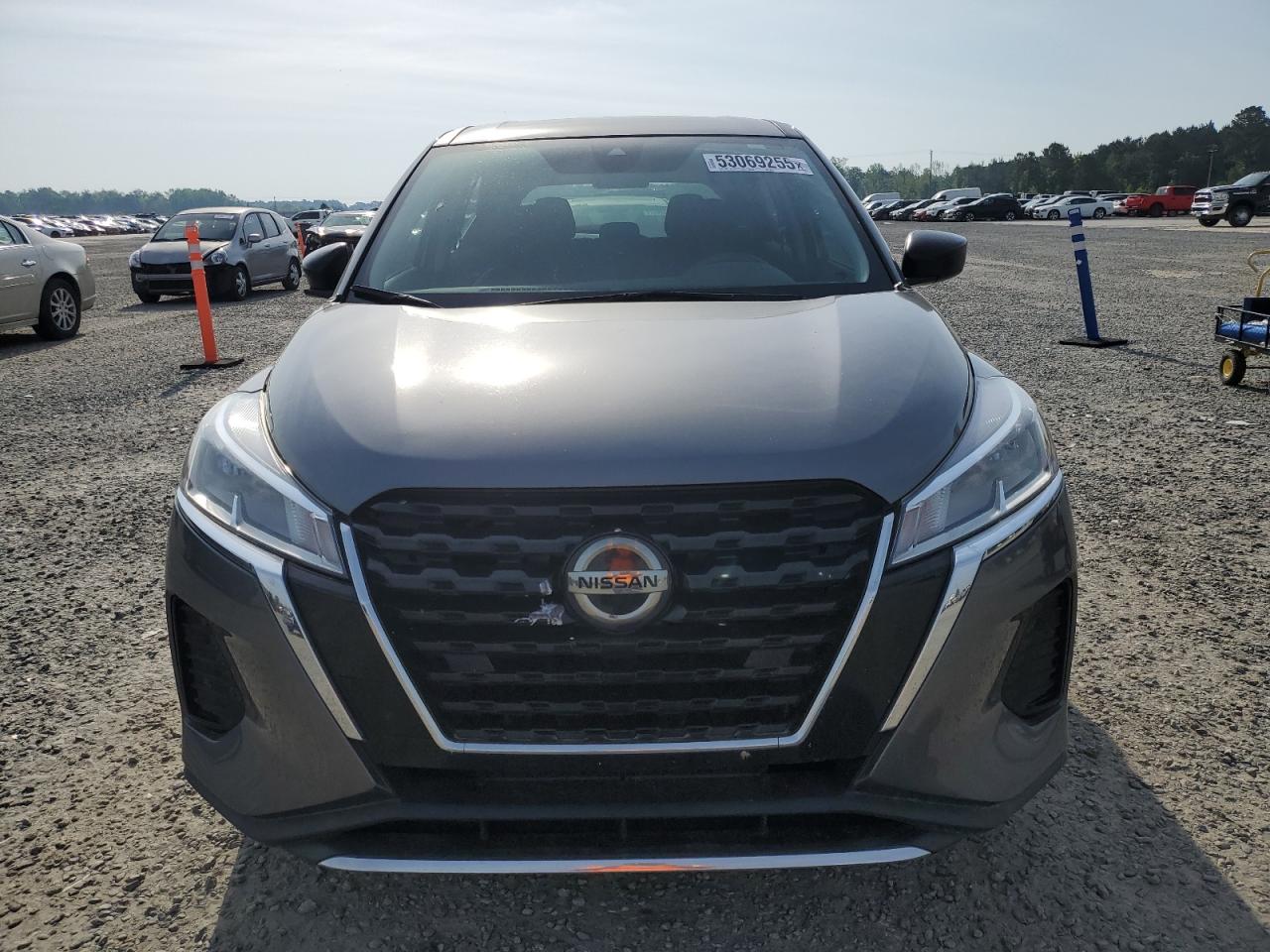 Nissan Kicks S Image 8