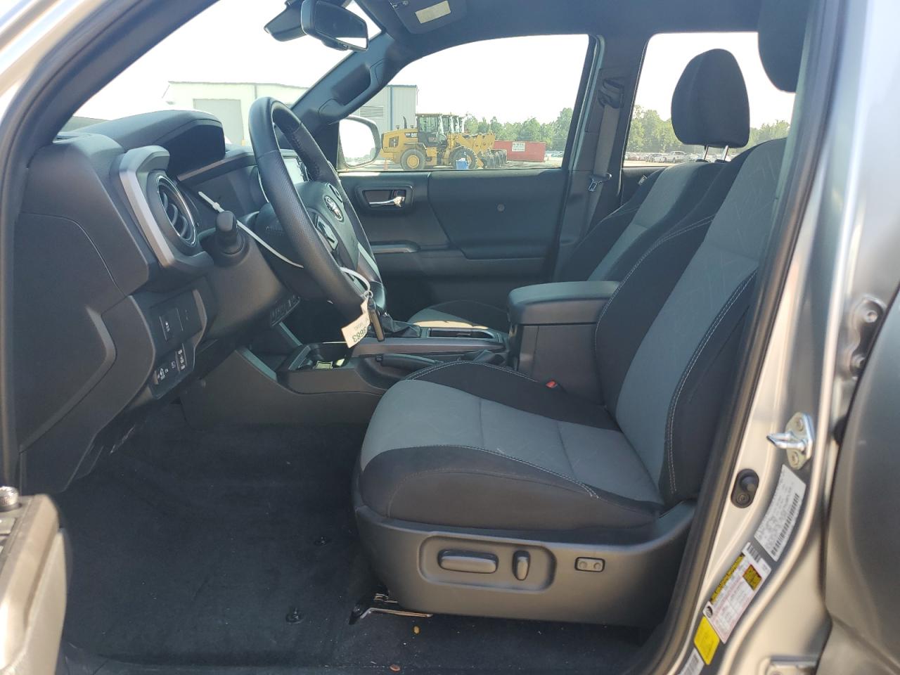 Toyota Tacoma Double Cab Image 4