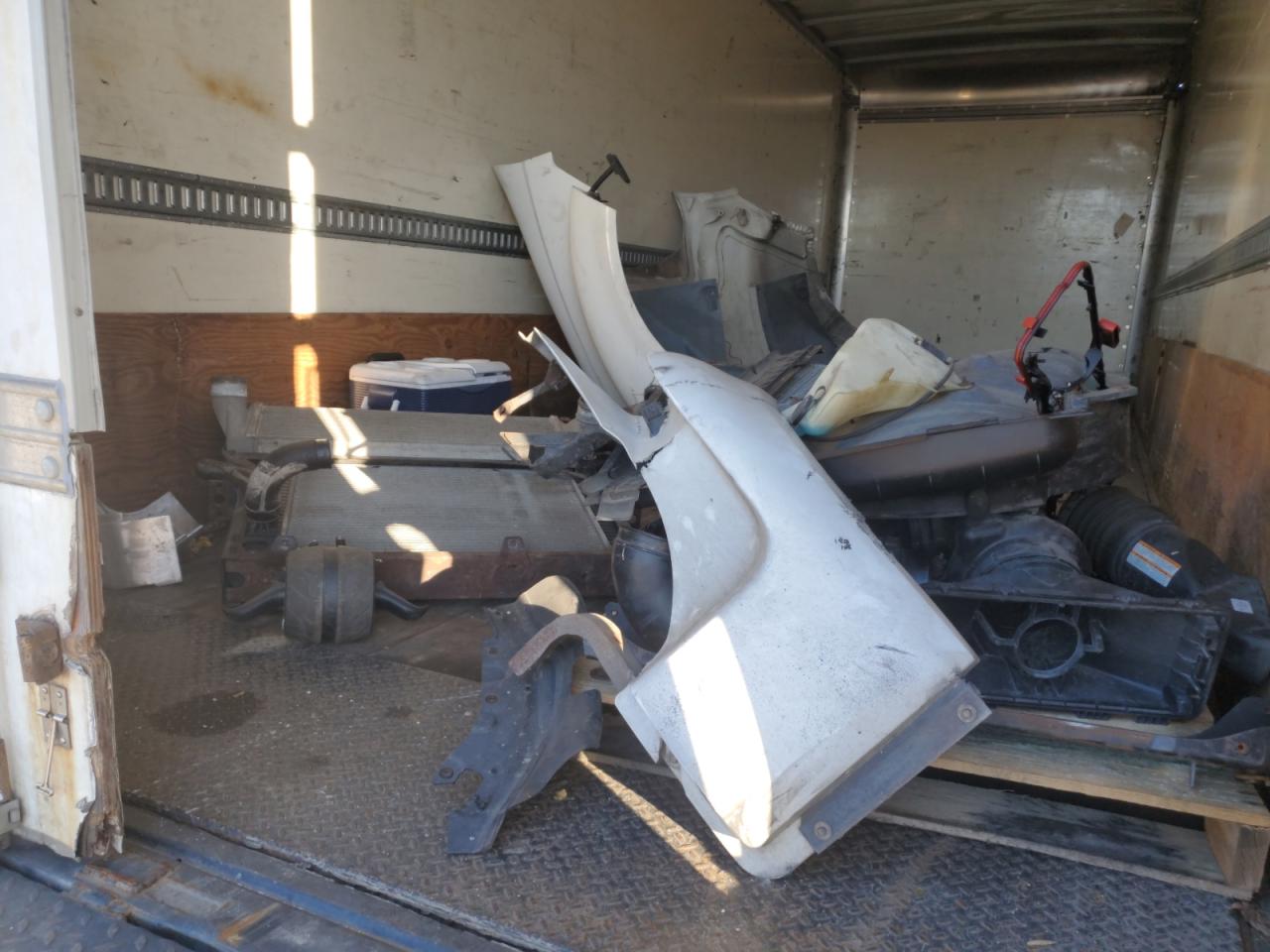 Ford F-650 Super Duty Image 13