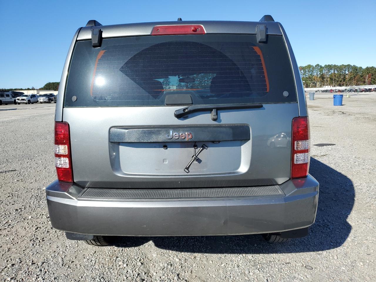 Jeep Liberty Sport Image 5