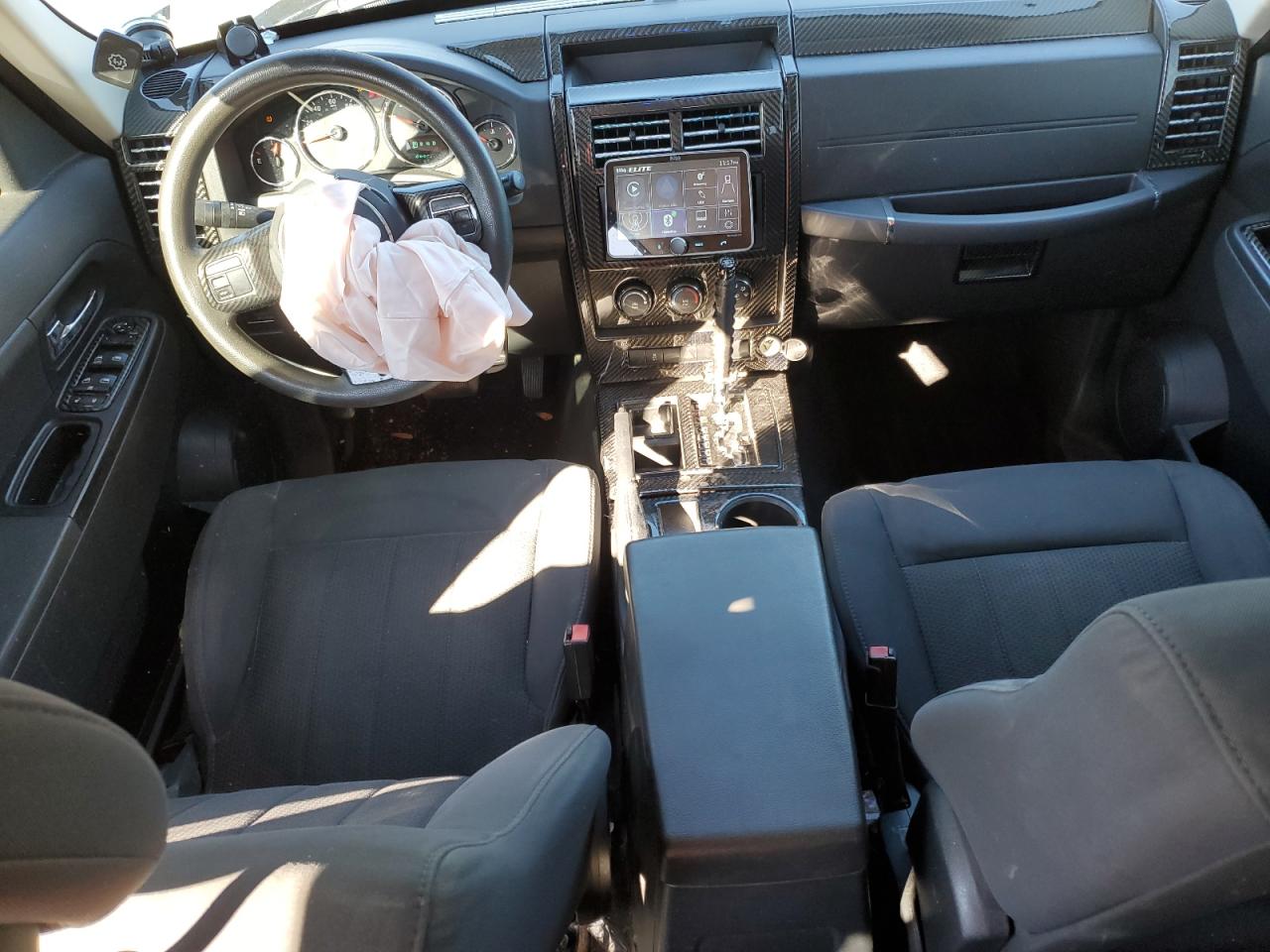 Jeep Liberty Sport Image 8