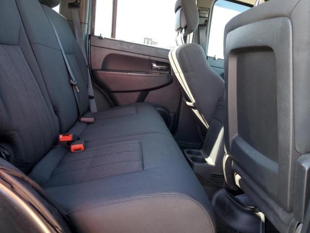 Jeep Liberty Sport Image 10