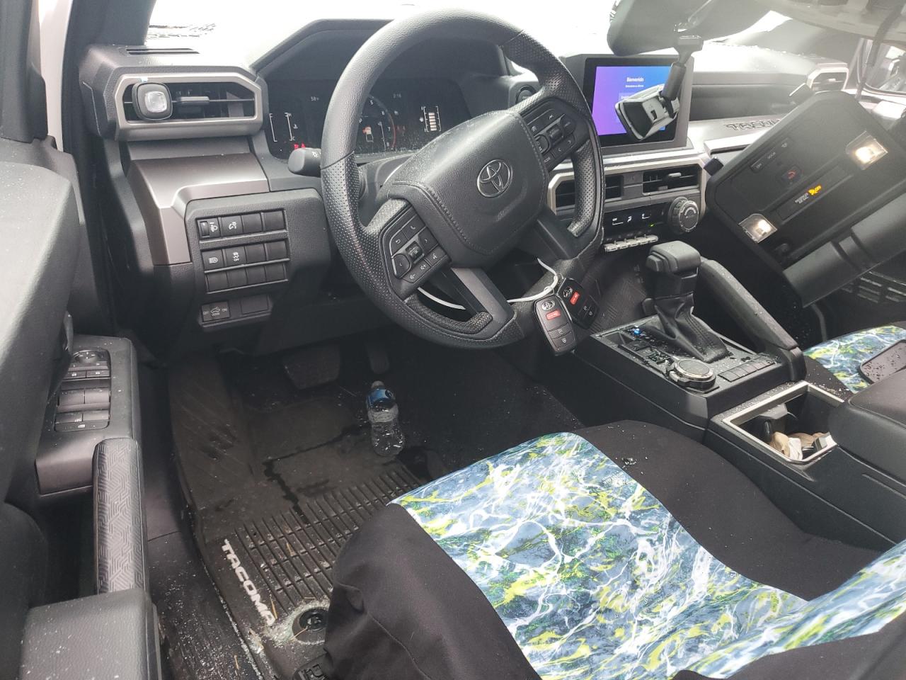 Toyota Tacoma Double Cab Image 8