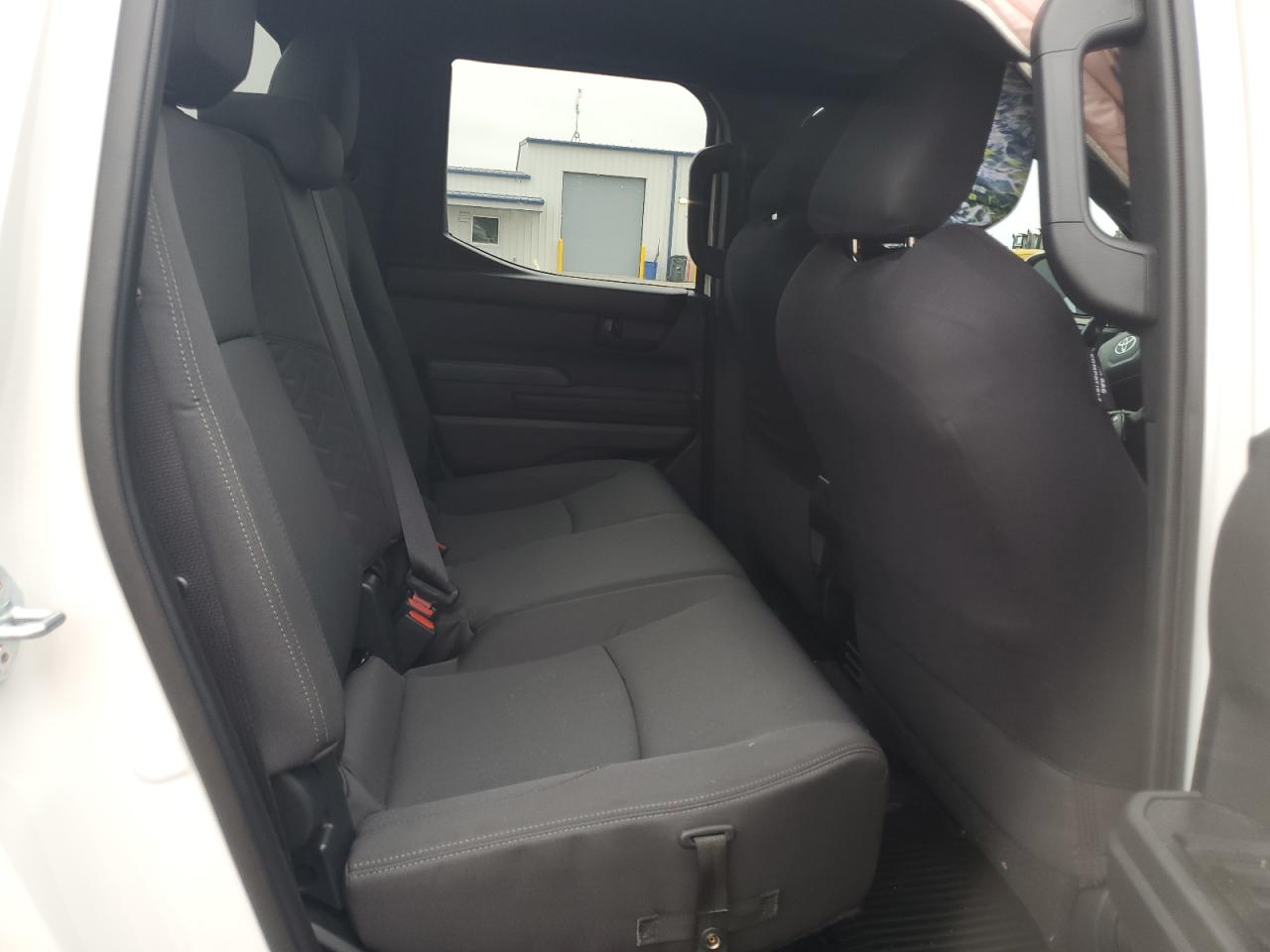 Toyota Tacoma Double Cab Image 3