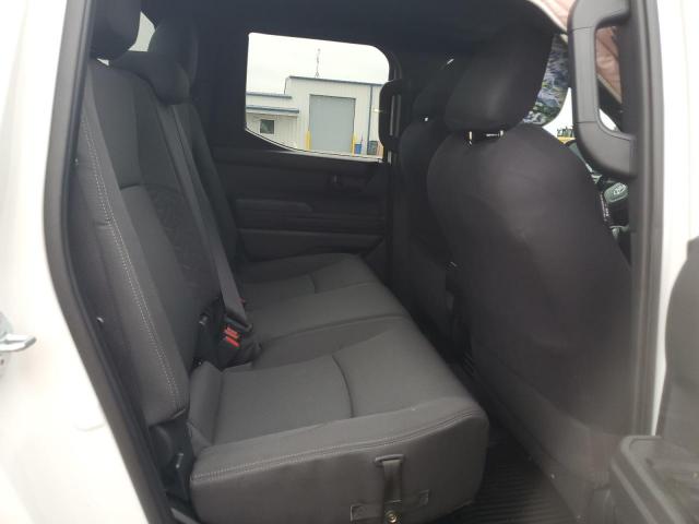 Toyota Tacoma Double Cab Image 3