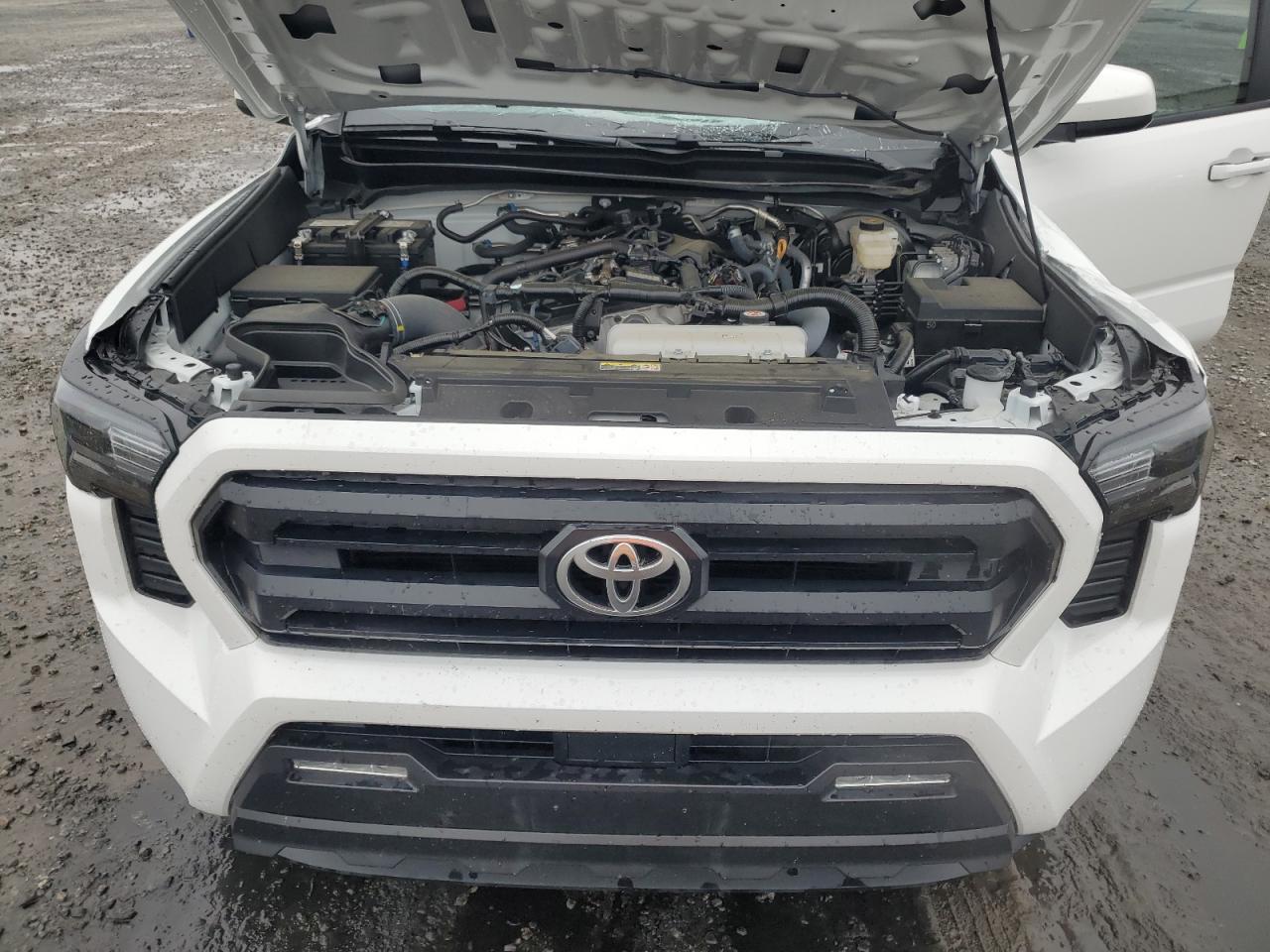 Toyota Tacoma Double Cab Image 12