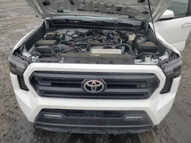 Toyota Tacoma Double Cab Image 12