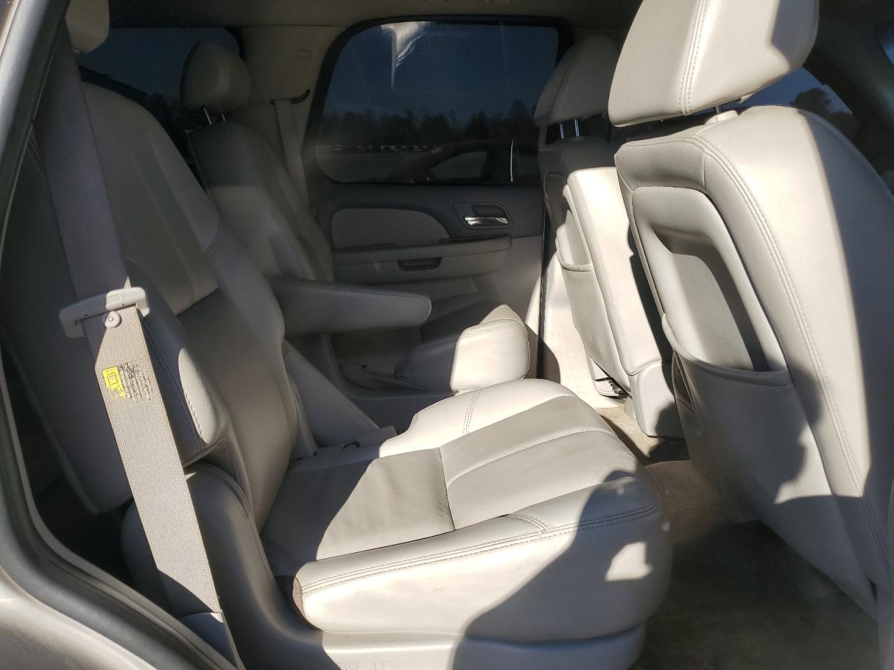 Chevrolet Tahoe C1500 Image 8