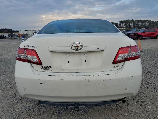Toyota Camry Base Image 11