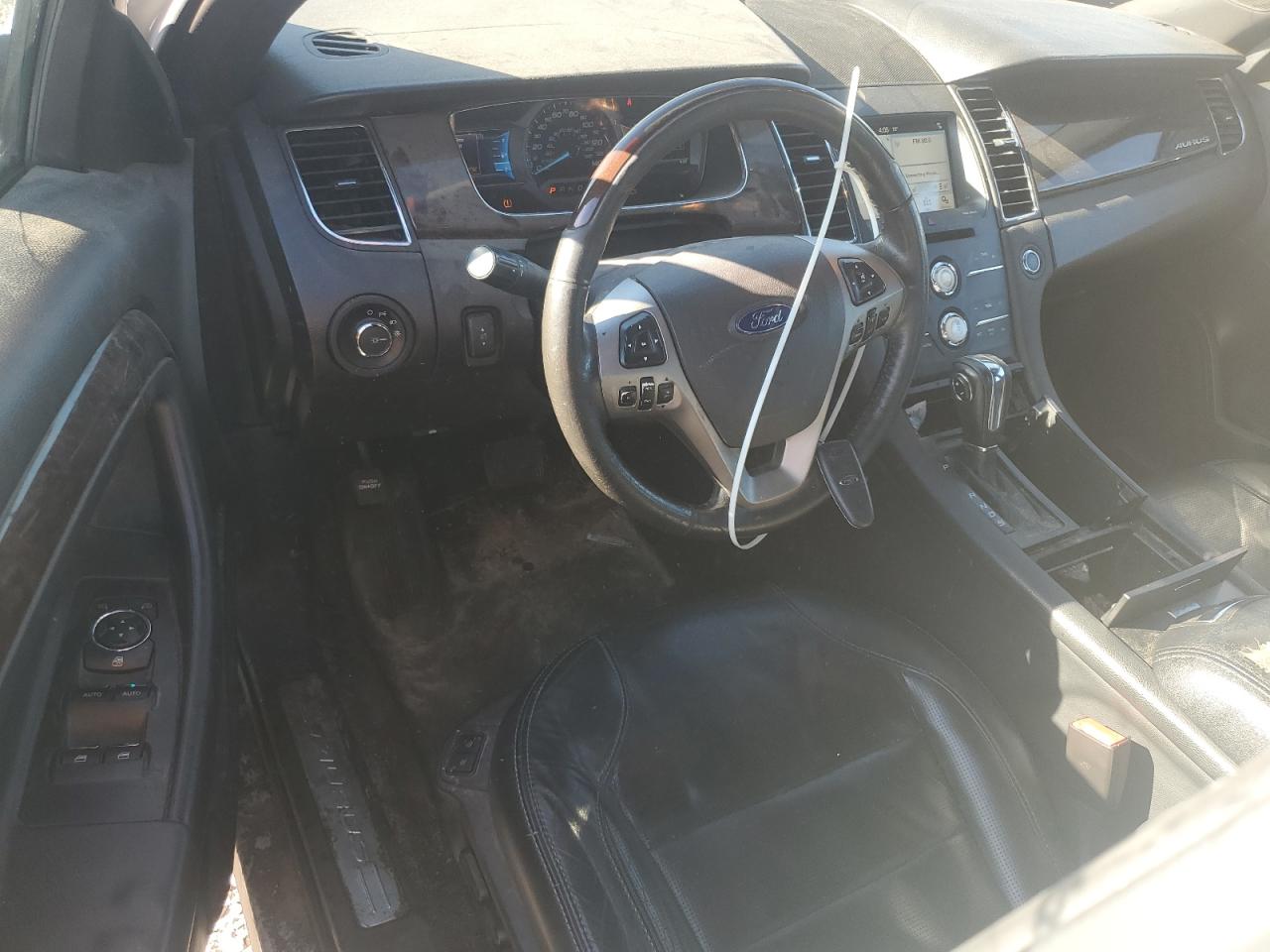 Ford Taurus Limited Image 7